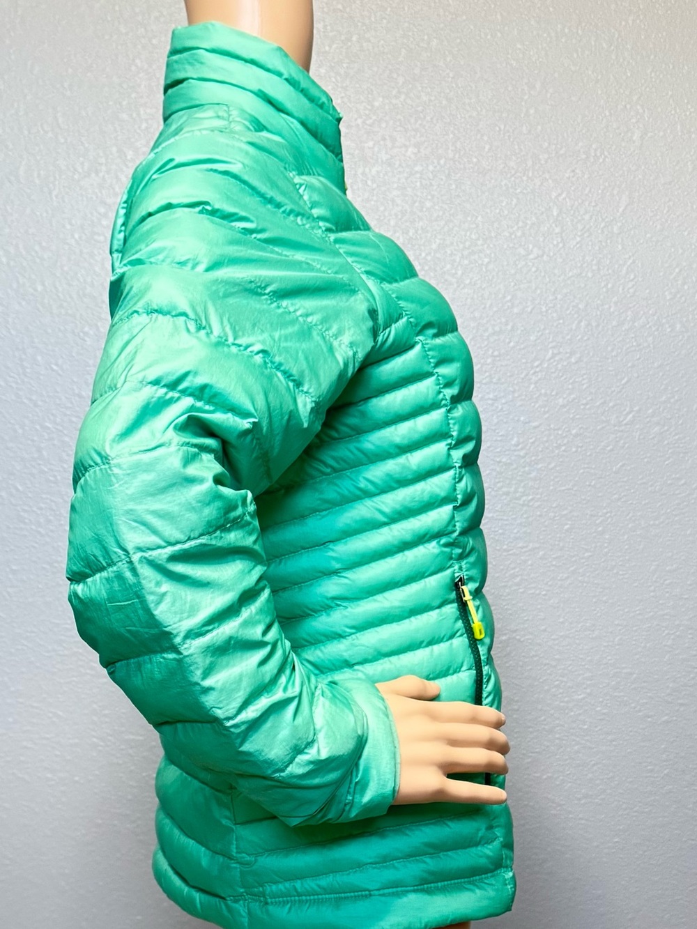 Patagonia Women's Goose Down Puffer Jacket Size S in Aqua Stone (Green) - Picture 4 of 10